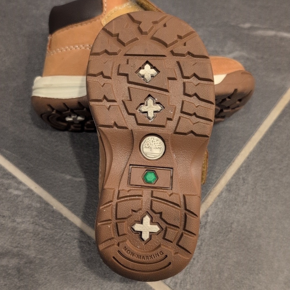 Timberland Size 4 Toddler Brown Strap Boots (Nearly new) - Picture 9 of 9